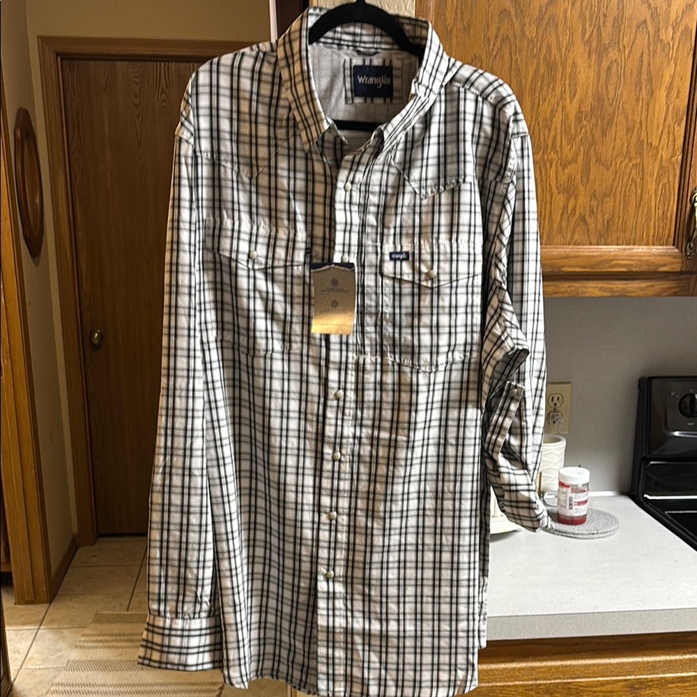 BNWT MENS Wrangler Black/ White Plaid Long Sleeve Button Down Shirt size 2XT
